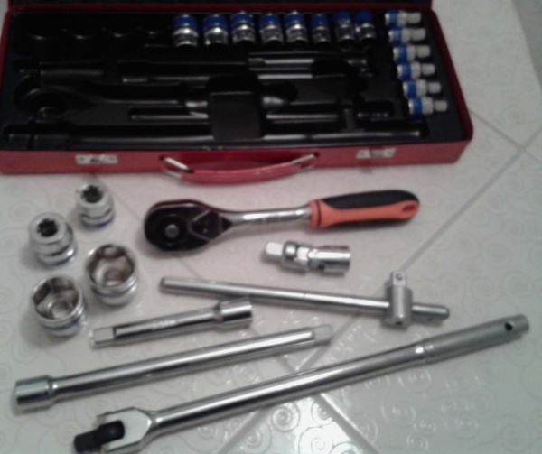 HoYo Germany - Profesionalni komplet 1/2" gedora iz 24 dela u metalnoj kutiji - Img 4