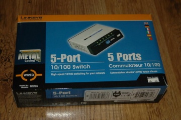 Cisco Linksys SD205T 5-Port 10/100Mbps Ethernet Desktop Switch (Metal Body)