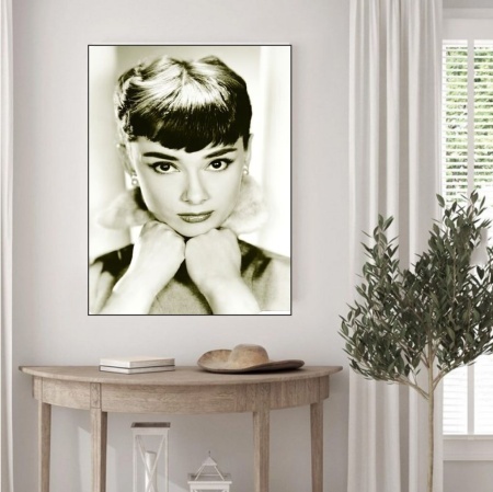 Audrey Hepburn dorucak kod Tifanija, uramljena slika 40x50cm - Img 2