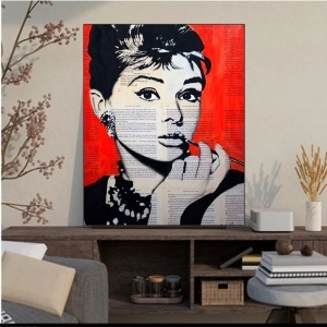Audrey Hepburn, uramljena slika 40x50cm i 50x70cm - Img 2