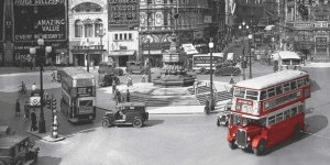 Double decker London, uramljena slika 30x70cm i 50x100cm