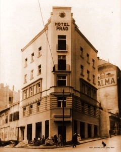 stari Beograd- hotel Prag 1929. uramljena slika 30x40cm, 40x50cm i 50x70cm