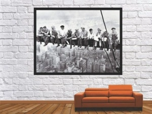 Men on girder, uramljena slika - Img 2