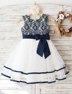 Svecana haljina za devojcice sa plavom cipkom i trakama na tilu