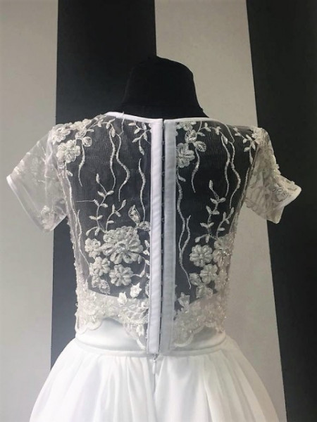 Lace set with pearls and chiffon - Img 3