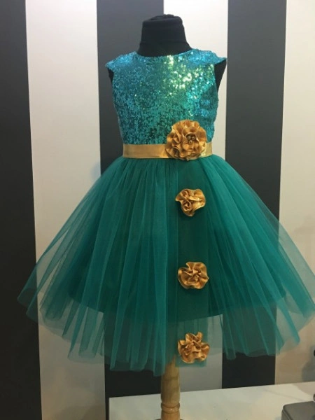 Shimmering dress with satin flowers - Img 2