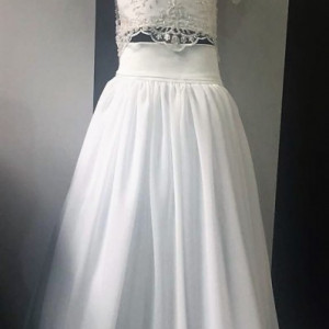 Lace set with pearls and chiffon - Img 2