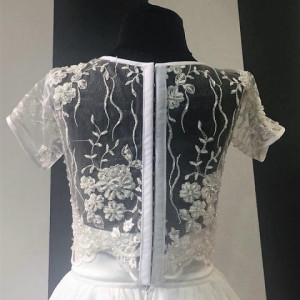 Lace set with pearls and chiffon - Img 3