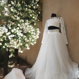 Exclusive set with satin, chiffon and lace - Img 3