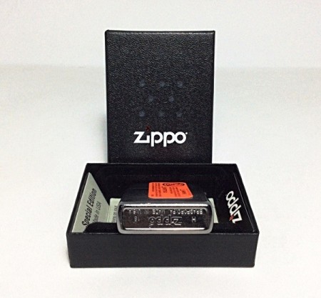 Зажигалка Zippo 76827 Handle with Care - Img 4