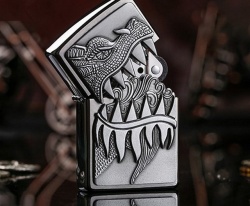 Зажигалка Zippo 28969 Огнедышащий дракон Emblem Design - Img 2