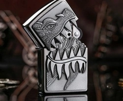Зажигалка Zippo 28969 Огнедышащий дракон Emblem Design - Img 2