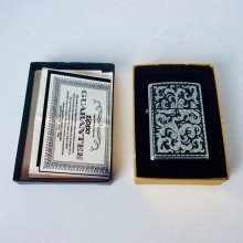 Зажигалка Zippo Marlboro Storming Scroll Emblem - Img 2