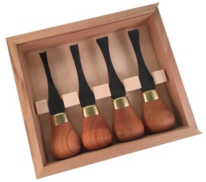 Set 4 dalti Premium cu maner lat pentru sculptura in lemn FRP404, Flexcut