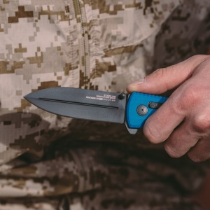 Cutit pliabil SOG Pentagon XR LTE Blue 12-61-06-57, lama Spear Point CTS XHP Blue TiNi, XR Lock, Flipper, maner Carbon Fiber Blue, EDC Tactical - Img 11