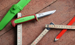 Cutit utilitar Basic Carbon 511, Editia 2024 - Green, Dala Red, Morakniv - Img 3