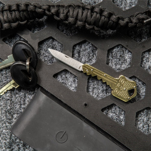Cutit breloc SOG Key Knife Brass KEY102-CP, lama 5Cr13MoV, Lockback, design cheie, EDC Keychain Knife - Img 7