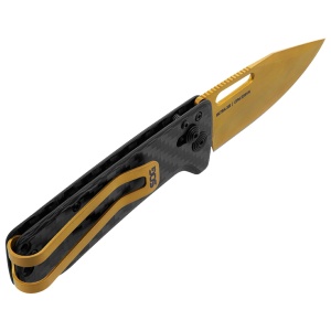 Cutit pliabil SOG Ultra XR Gold 12-63-02-57, lama Clip Point CPM S35VN TiNi Gold, XR Lock, Thumb Stud, maner Carbon Fiber, EDC Ultra Lightweight - Img 4