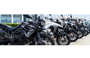 Suportul pentru motocicletă modelul R13W este fabricat din material ABS de înaltă calitate, combinat cu aluminiu și oțel inoxidabil - Img 4