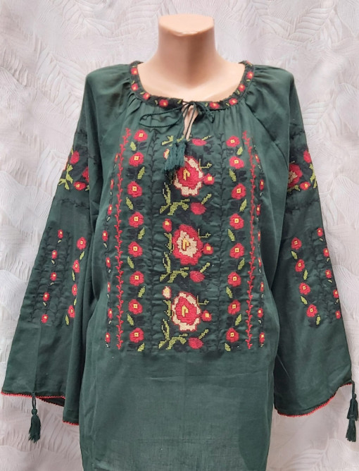 Ie verde cu model floral roșu
