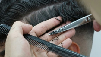 Ghid complet pentru folosirea corecta a unei foarfeci de tuns profesionale