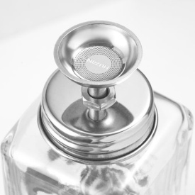 Cupio Recipient din sticla cu pompita 180ml