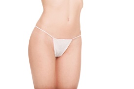 Chiloti tanga cosmetici din TNT pentru femei - albi 100buc
