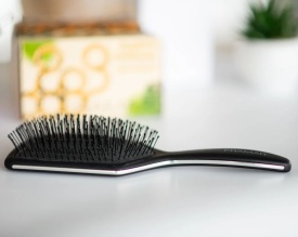 Framar Perie de par cu peri flexibili din nailon Black to the Future Paddle 