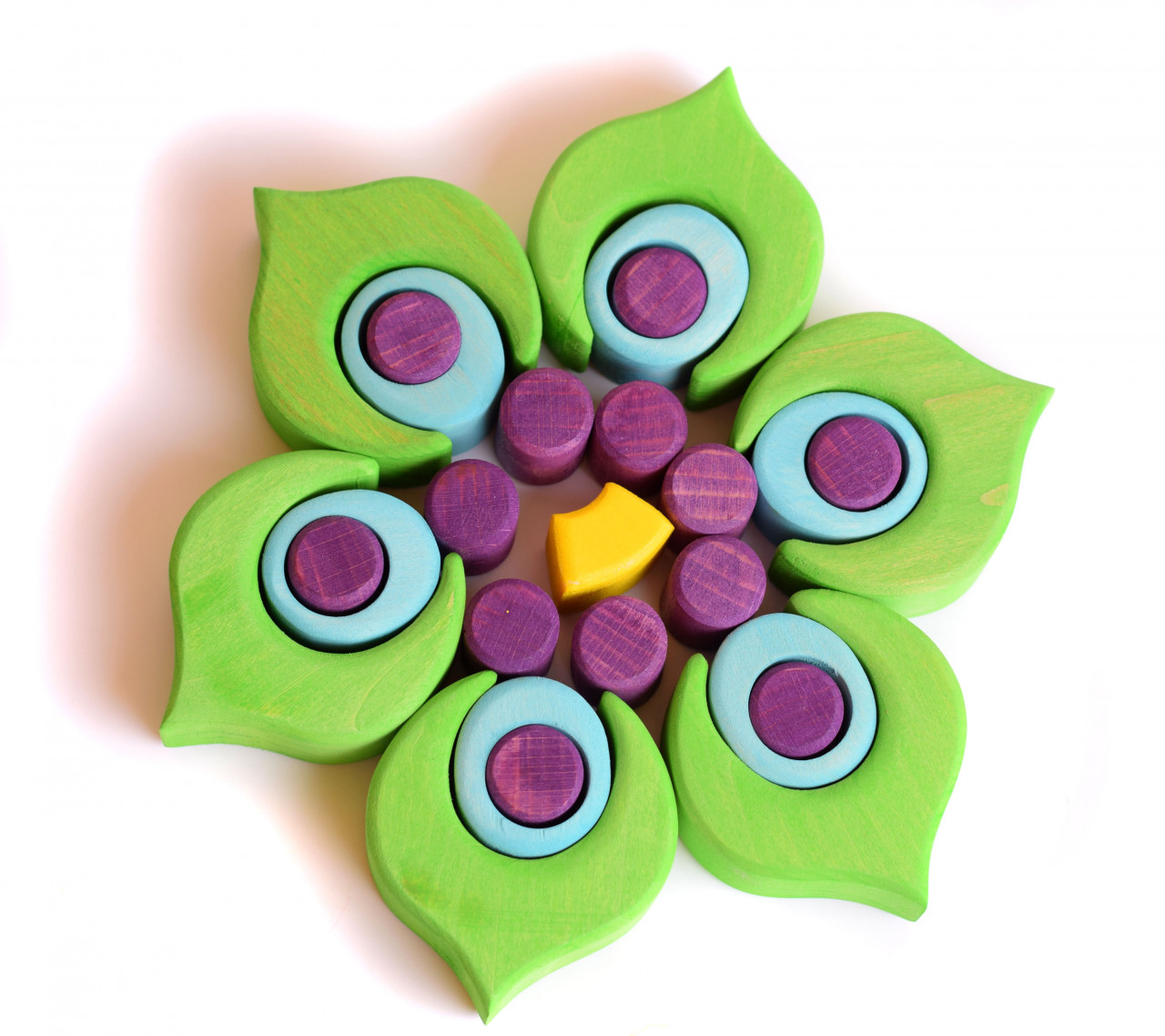 Vibrant Wooden Peacock Puzzle | BumbuToys' Feathered Wonders