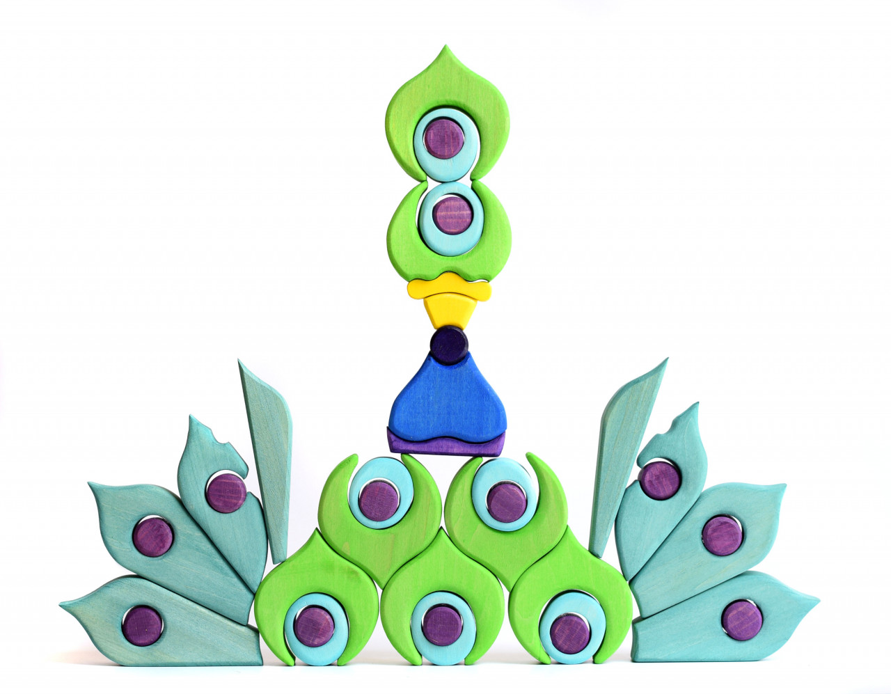 Vibrant Wooden Peacock Puzzle | BumbuToys' Feathered Wonders