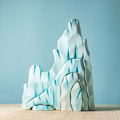 Sustainably made Icy Cliffs, a non-toxic and engaging toy set for children by BumbuToys.