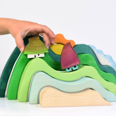 BumbuToys' landscape puzzle, where each piece contributes to a story of the great outdoors.