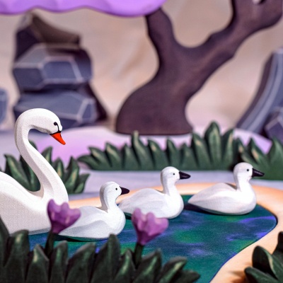 Eco-conscious "Heart Lake" figurine, celebrating the purity of love's symbol.