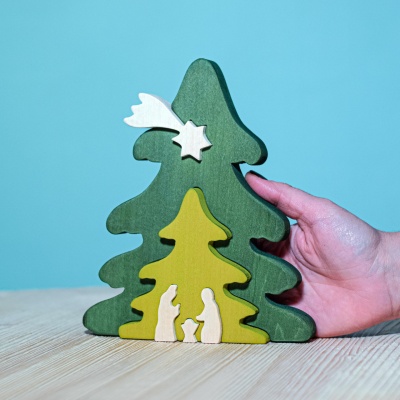 Handcrafted Christmas Tree Natur – BumbuToys' tribute to winter wonder.