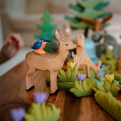 Bumbu Toys' deer figure, a serene addition to any animal toy set.