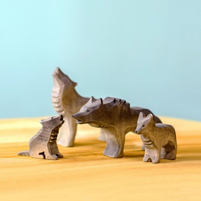 Sustainably made Wolf Howling toy, perfect for educational and creative play