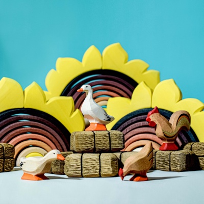 BumbuToys' wooden duck toy, with its curious gaze and vibrant detailing, brings a touch of the barnyard to playtime.