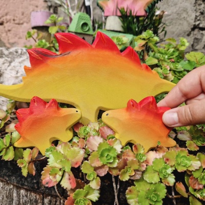 Realistic Large Wooden Stegosaurus - Ideal for Collectors and Enthusiasts