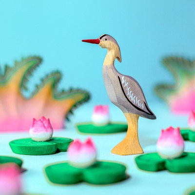 BumbuToys presents the Grey Heron, a wooden figure ideal for environmental education and play.