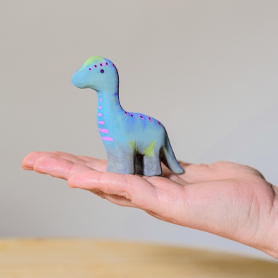 Eco-Conscious Brontosaurus Figures - Crafted with Sustainably Sourced Wood
