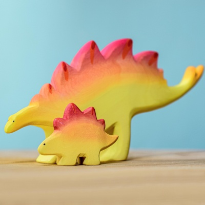 Large Wooden Stegosaurus Figure - Perfect for Dinosaur Lovers