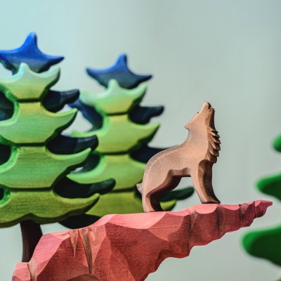Wolf Howling wooden toy as part of a nature-themed room decor