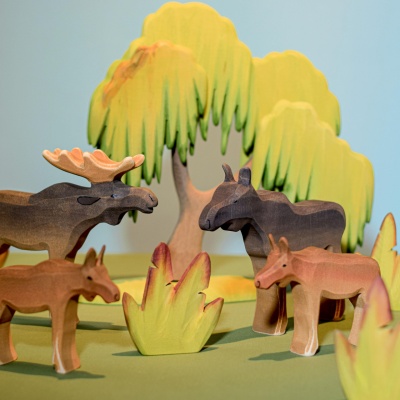 Detailed Moose, Female Moose, and Calf Set for Educational Fun