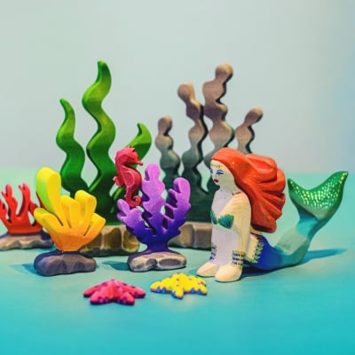 Child’s imaginative sea exploration with the Yellow Starfish Set
