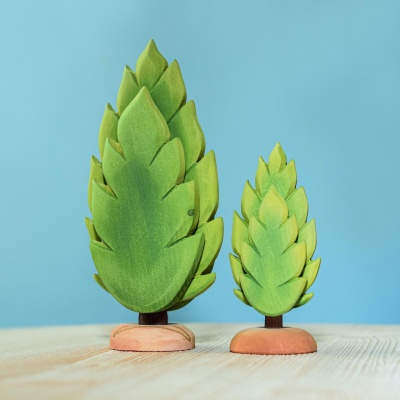 Lush wooden evergreen thuja toy from Bumbu Toys' plant collection.