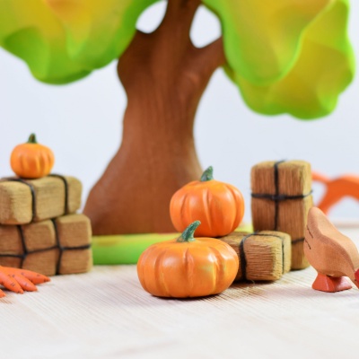 Educational Straw Bales SET by BumbuToys, great for teaching about agriculture