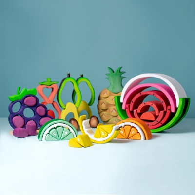 Vibrant lemon toy slices from BumbuToys, designed for imaginative culinary play.