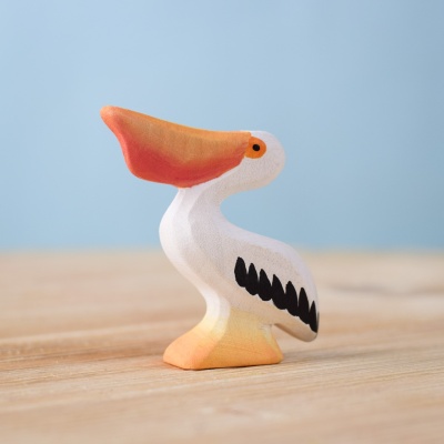Pelican Mâncând