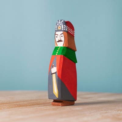Vlad the Impaler wooden figure, front view, imposing stance