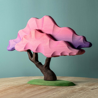 The Japanese Maple from BumbuToys, with its cascading colors, brings the magic of fall right into your hands.